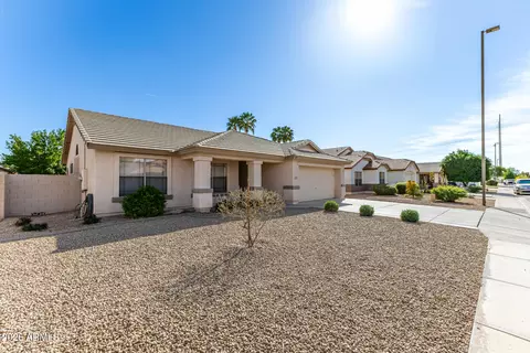 Exterior - 2085 E Smoke Tree Rd, Gilbert, AZ 85296 photo 2 of 7