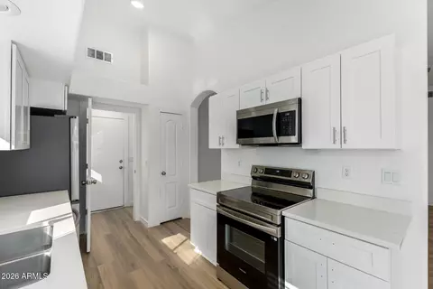 Kitchen - 2085 E Smoke Tree Rd, Gilbert, AZ 85296 photo 1 of 2