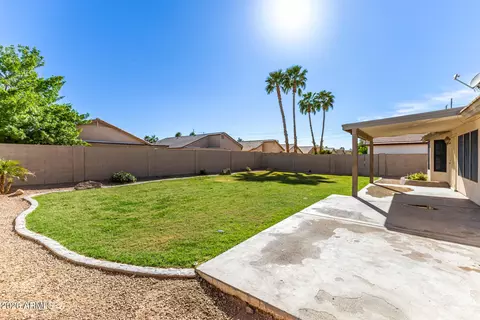 Exterior - 2085 E Smoke Tree Rd, Gilbert, AZ 85296 photo 3 of 7