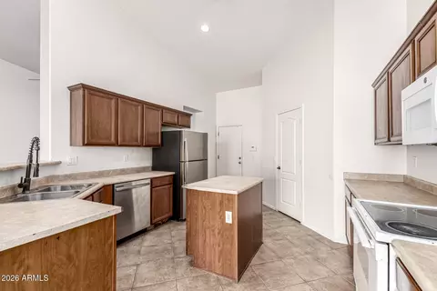 2202 W Carter Rd, Phoenix, AZ 85041 photo 11