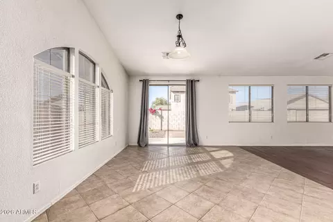 2202 W Carter Rd, Phoenix, AZ 85041 photo 8