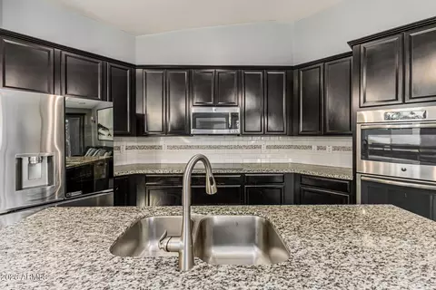 Kitchen - 849 E Constance Way, Phoenix, AZ 85042 photo 2 of 4