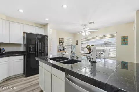 Kitchen - 1699 E Olive Ave, Gilbert, AZ 85234 photo 4 of 5