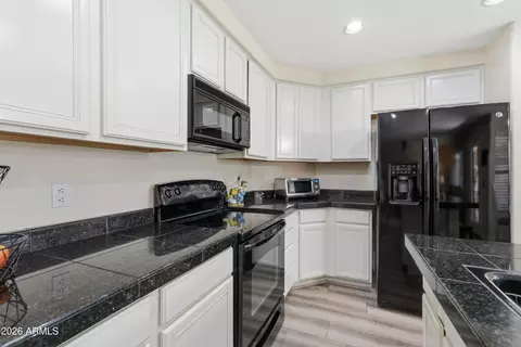 Kitchen - 1699 E Olive Ave, Gilbert, AZ 85234 photo 2 of 5