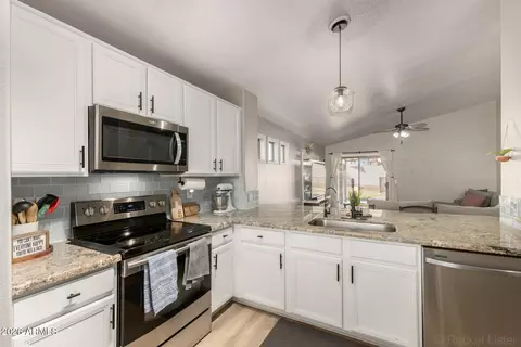 1736 E Robin Ln, Gilbert, AZ 85296 photo 6