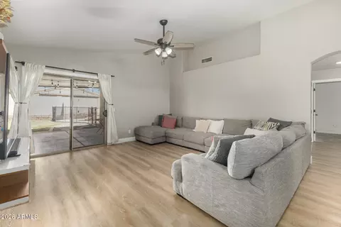 1736 E Robin Ln, Gilbert, AZ 85296 photo 4