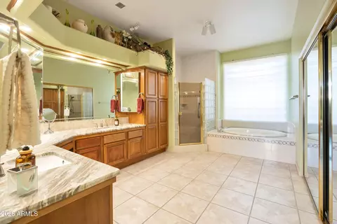 Bath - 2716 Evans Dr, Phoenix, AZ 85032 photo 1 of 4