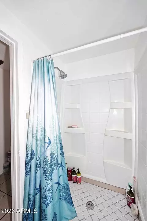 Bath - 6812 S 4th Ave, Phoenix, AZ 85041 photo 3 of 3
