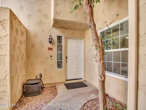 Exterior - 1333 E Morten Ave #105, Phoenix, AZ 85020 photo 3 of 10