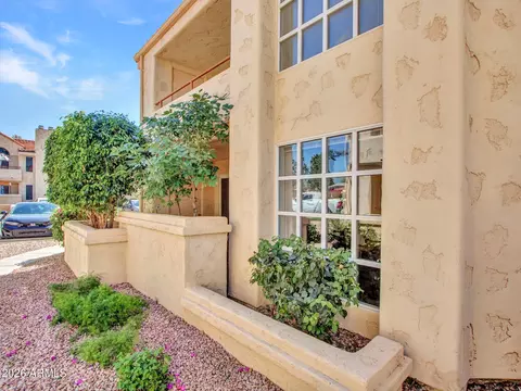 Exterior - 1333 E Morten Ave #105, Phoenix, AZ 85020 photo 2 of 10