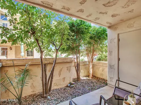 Exterior - 1333 E Morten Ave #105, Phoenix, AZ 85020 photo 4 of 10
