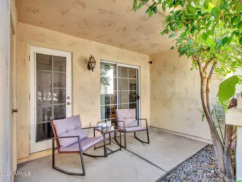 Exterior - 1333 E Morten Ave #105, Phoenix, AZ 85020 photo 5 of 10