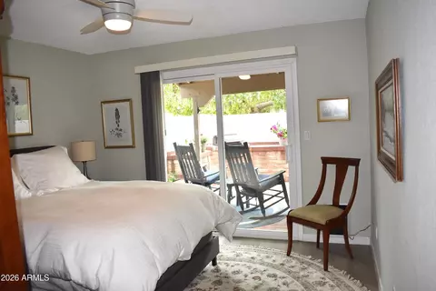 Bedroom - 901 E Cochise Dr, Phoenix, AZ 85020 photo 2 of 3