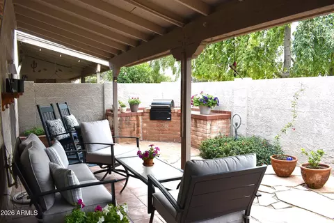 Exterior - 901 E Cochise Dr, Phoenix, AZ 85020 photo 2 of 3