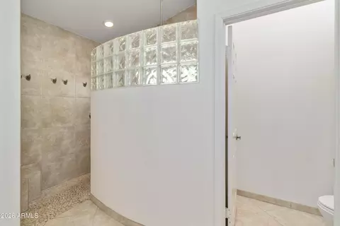 Bath - 211 E Rhea Rd, Tempe, AZ 85284 photo 2 of 4