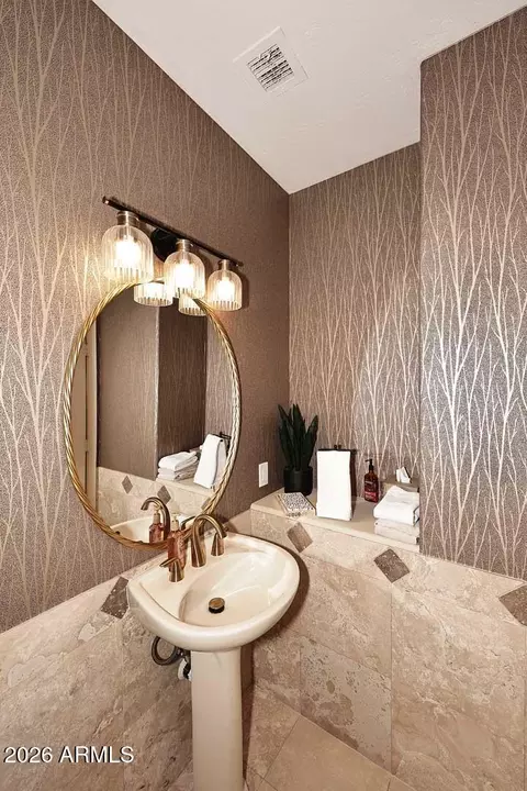 Bath - 2139 E Tecoma Rd, Phoenix, AZ 85048 photo 1 of 7