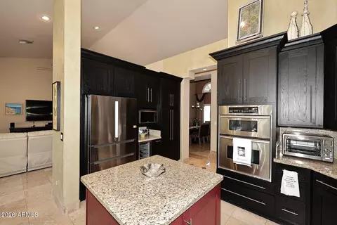 Kitchen - 2139 E Tecoma Rd, Phoenix, AZ 85048 photo 4 of 4