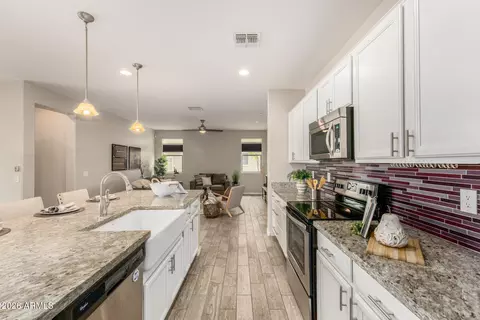 Kitchen - 10320 E Tupelo Ave, Mesa, AZ 85212 photo 2 of 3
