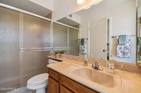 Bath - 3923 W Aster Dr, Phoenix, AZ 85029 photo 3 of 3