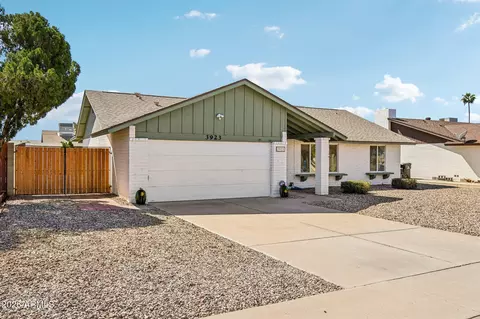 Exterior - 3923 W Aster Dr, Phoenix, AZ 85029 photo 3 of 8