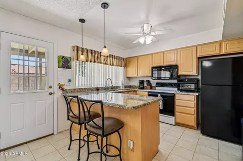 Kitchen - 3923 W Aster Dr, Phoenix, AZ 85029 photo 4 of 4