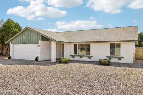 Exterior - 3923 W Aster Dr, Phoenix, AZ 85029 photo 2 of 8