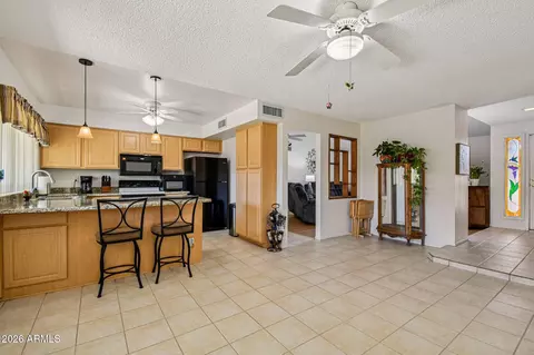 Kitchen - 3923 W Aster Dr, Phoenix, AZ 85029 photo 1 of 4