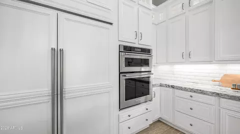 Kitchen - 2219 N Estates Cir, Mesa, AZ 85207 photo 6 of 8