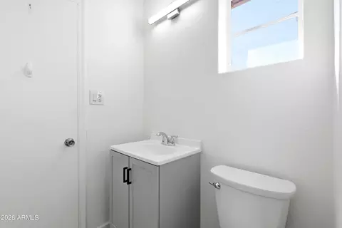 Bath - 3433 E Coronado Rd, Phoenix, AZ 85008 photo 2 of 3