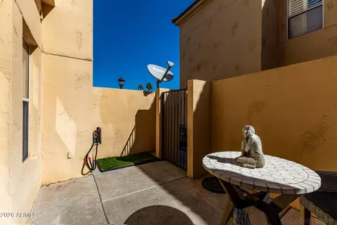 Exterior - 5015 E Cheyenne Dr #21, Phoenix, AZ 85044 photo 2 of 5