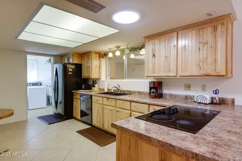 Kitchen - 908 S Ocotillo Dr, Apache Junction, AZ 85120 photo 3 of 8