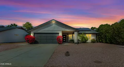 220 W Oraibi Dr, Phoenix, AZ 85027 photo 2