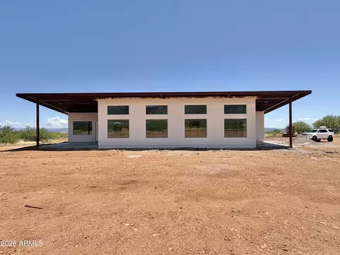 6553 E La Pradera Ln, Hereford, AZ 85615