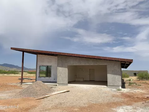 Exterior - 6553 E La Pradera Ln, Hereford, AZ 85615 photo 4 of 6