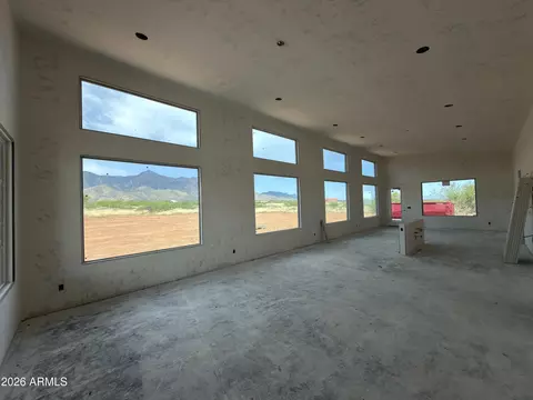 Living - 6553 E La Pradera Ln, Hereford, AZ 85615 photo 1 of 4