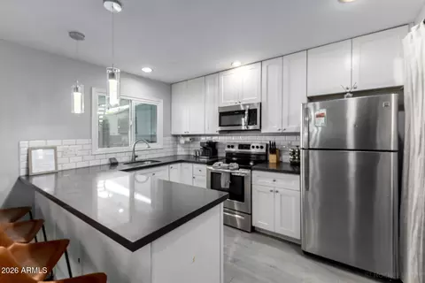 6837 E Osborn Rd #B, Scottsdale, AZ 85251