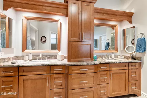 Bath - 4432 E Walnut Rd, Gilbert, AZ 85298 photo 4 of 6