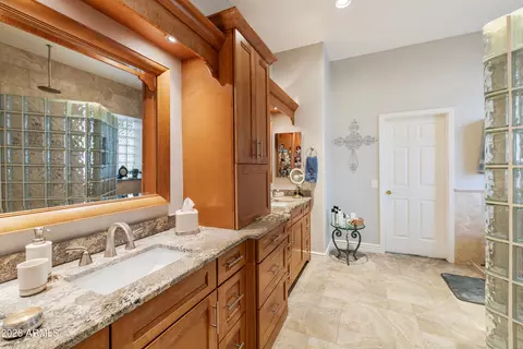 Bath - 4432 E Walnut Rd, Gilbert, AZ 85298 photo 6 of 6