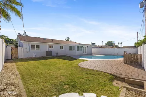 Exterior - 4020 N 44th Pl, Phoenix, AZ 85018 photo 3 of 4