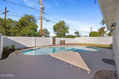 Exterior - 4020 N 44th Pl, Phoenix, AZ 85018 photo 4 of 4