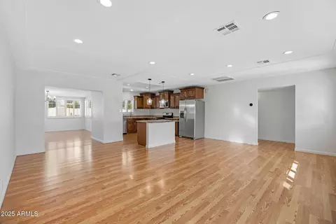 Living - 4020 N 44th Pl, Phoenix, AZ 85018 photo 3 of 3