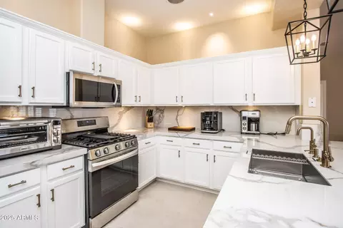 Kitchen - 7445 Eagle Crest Dr #1068, Mesa, AZ 85207 photo 2 of 3