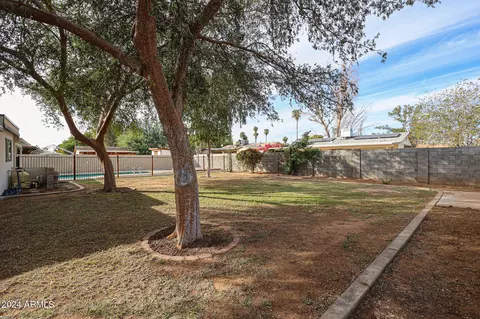 Exterior - 4352 E Grovers Ave, Phoenix, AZ 85032 photo 4 of 4