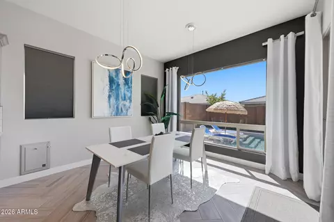 Dining - 2831 E Robin Ln, Phoenix, AZ 85050 photo 2 of 3
