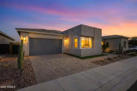 Exterior - 2831 E Robin Ln, Phoenix, AZ 85050 photo 13 of 15
