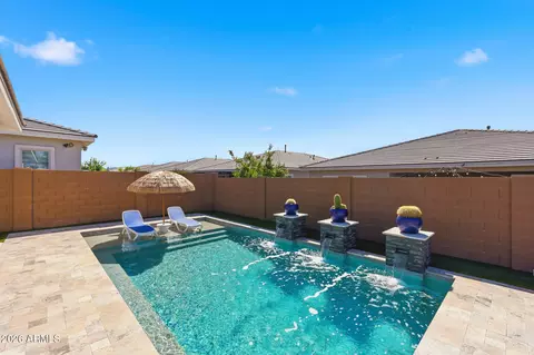 Exterior - 2831 E Robin Ln, Phoenix, AZ 85050 photo 6 of 15