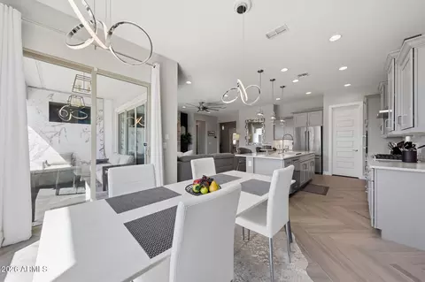 Dining - 2831 E Robin Ln, Phoenix, AZ 85050 photo 3 of 3