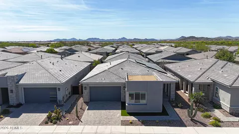 Exterior - 2831 E Robin Ln, Phoenix, AZ 85050 photo 14 of 15