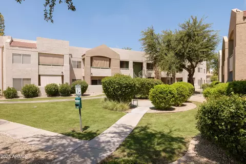 Exterior - 1295 N Ash St #817, Gilbert, AZ 85233 photo 4 of 8