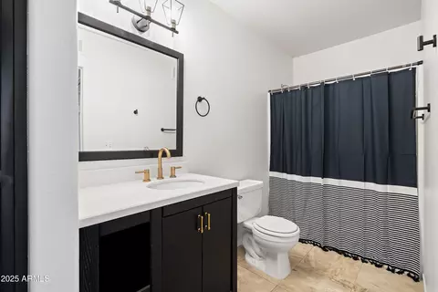 Bath - 1295 N Ash St #817, Gilbert, AZ 85233 photo 3 of 4